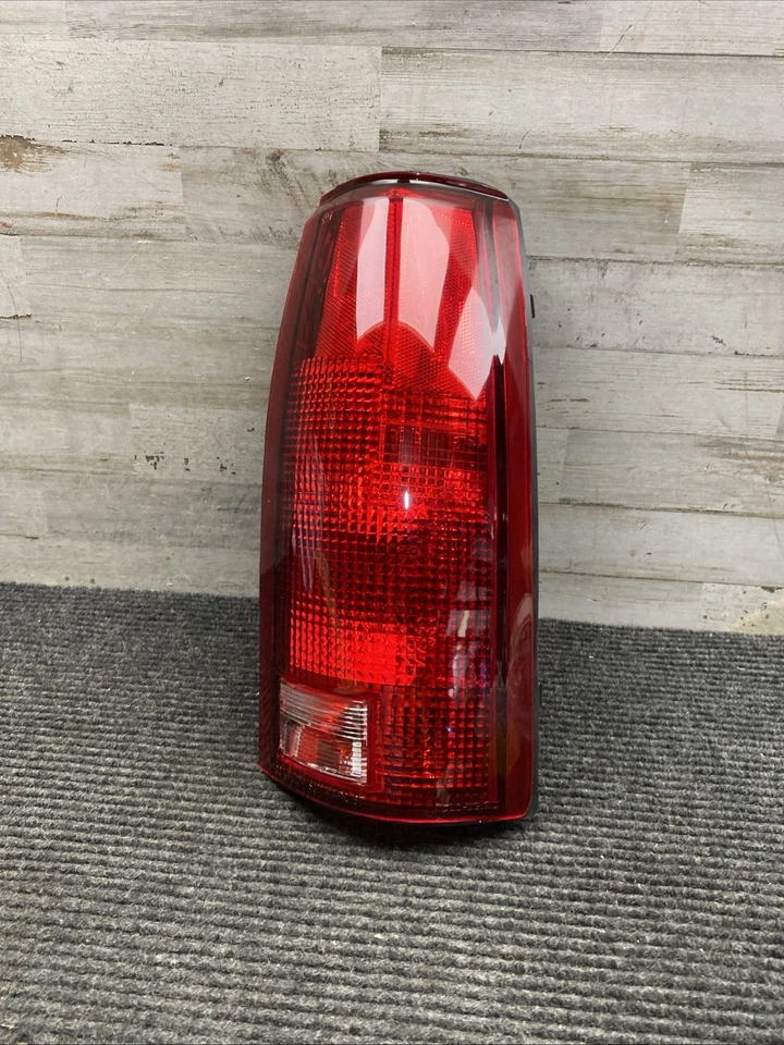 Conjunto de luz trasera - regular TYC 11-1913-01 Foto 2 de 4