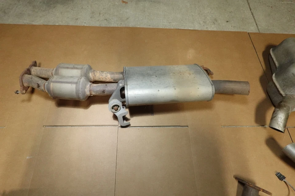 Sistema de escape GMC ACADIA 2017-2019 Foto 2 de 4