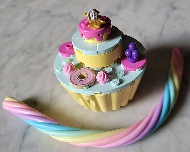 LEGO Birthday CupCake Friends Baking Competition Gabby's Cakey Cat Figure Lot 