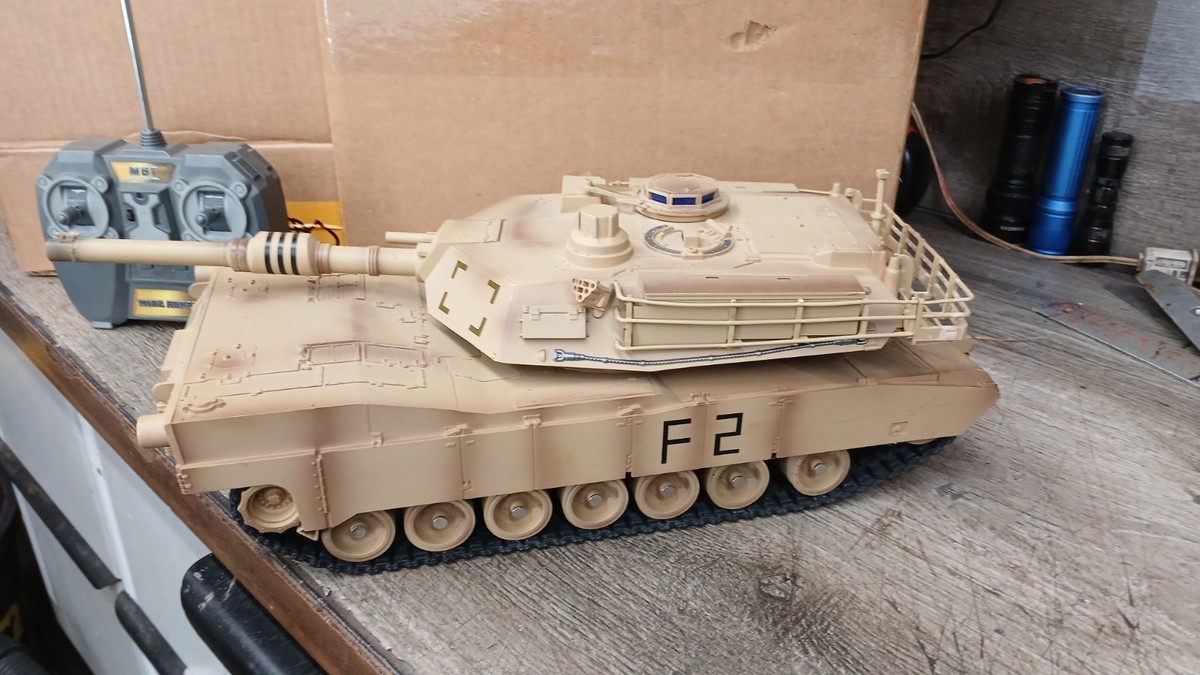 1/24 RC BATTLE TANK M1A2　エイブラムス Amazon.com: POCO DIVO Abrams M1A2 US Battle Tank RC Airsoft
