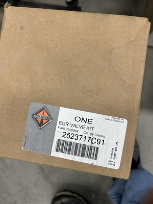 GENUINE OEM 2523717C91 INTERNATIONAL EGR VALVE KIT B1
