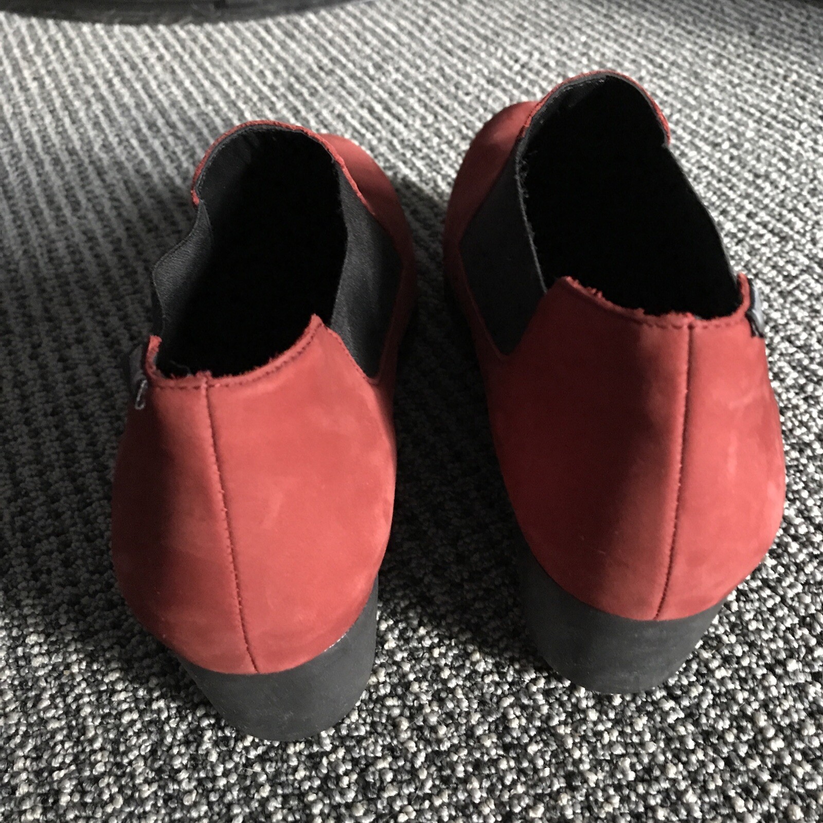 SAOLA Scarpe Mephisto Romeo in pelle con suola in gomma rossa taglia 9 made in Bosnia