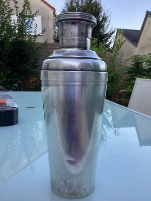 Shaker/ensemble de cocktail Art Déco en métal argenté martelé, vers 1930 - En vente sur France