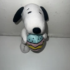 Peanuts Snoopy Fetch for Pets Classic plush squeaker Dog Toy 6 Inch