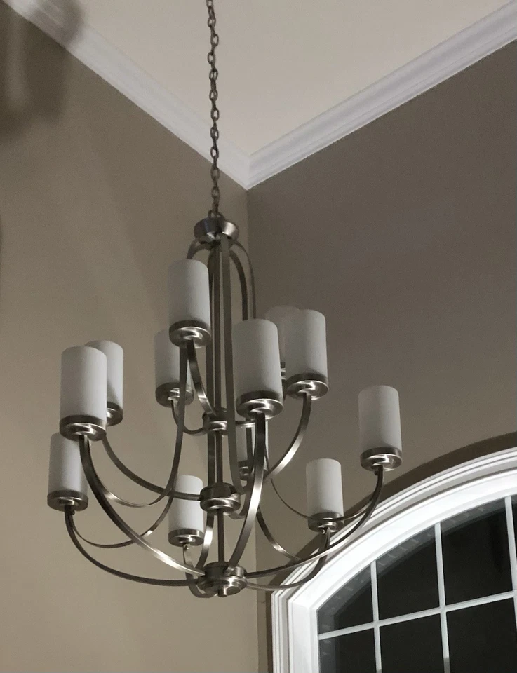 Lámpara de araña Vaxcel Hendrik 12 luces de níquel cepillado Foto 2 de 3