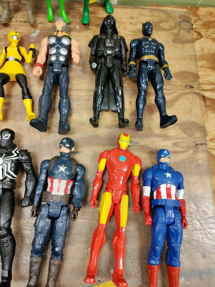 Lote de 23 figuras Hasbro Marvel Titan Hero 12" Spiderman Capitán América y más Foto 4 de 4