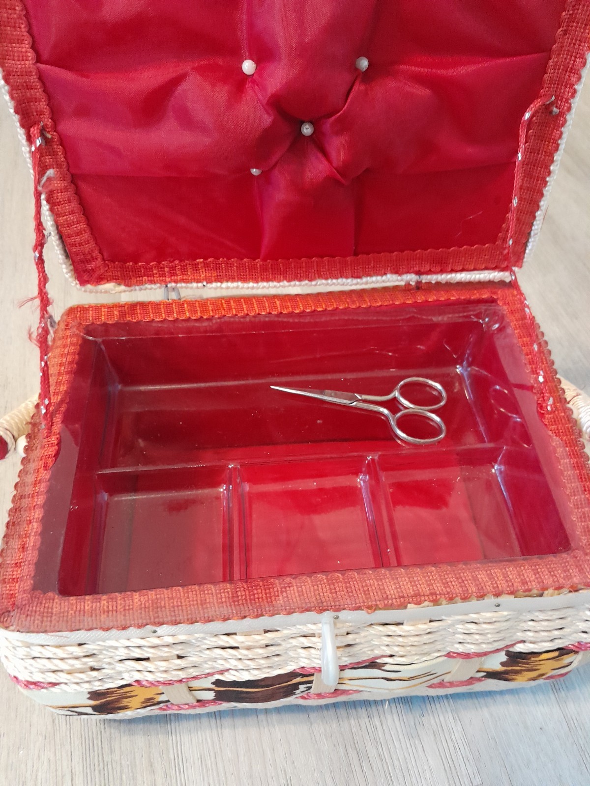 Vintage Sewing Basket 9" x 6.5" x 6.5"