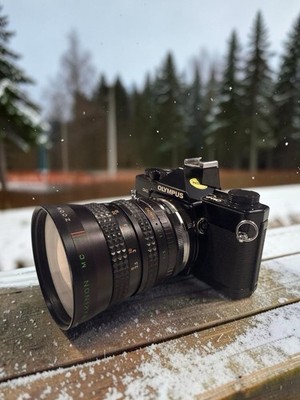 Olympus OM-2N Black 35mm SLR Film w/Makinon MC Auto Zoom 1 :3.5-4.5 f=35-105mm 
