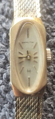 Hamilton Women's Vintage Manual Wind Oval Gold Tone Watch Bracelet 17J