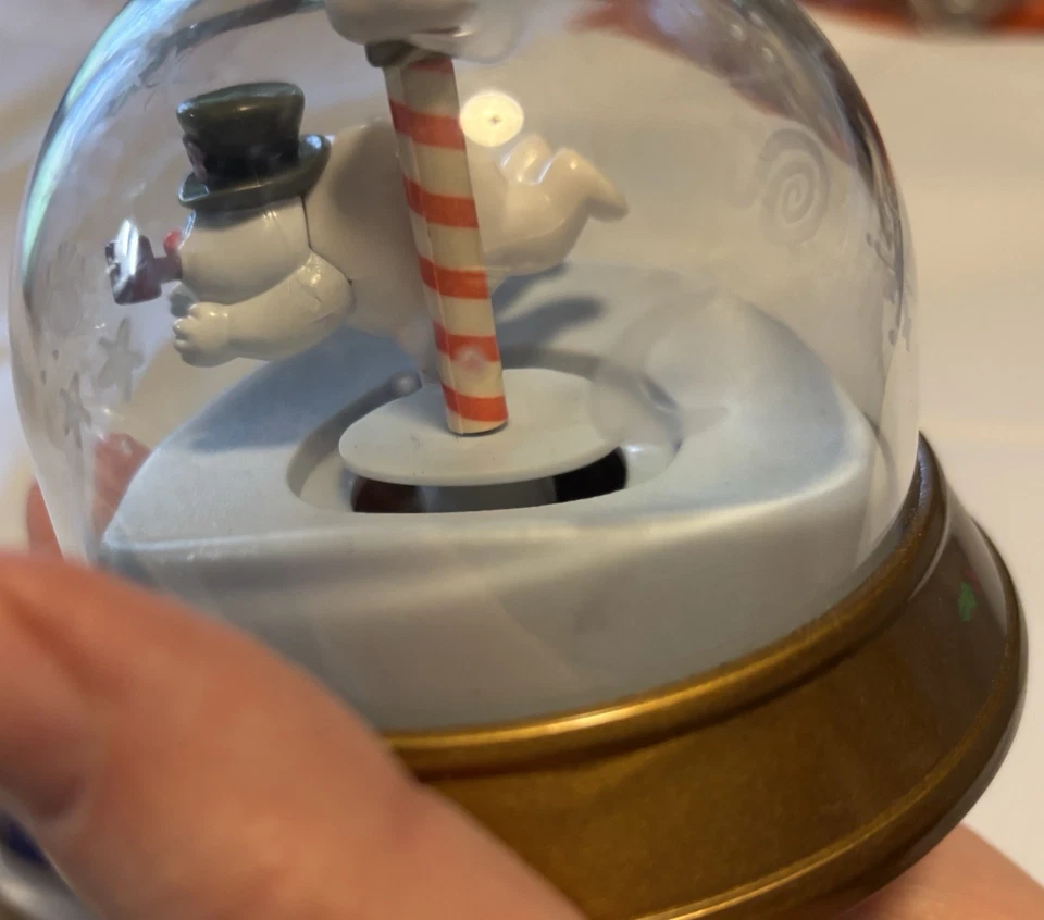 2  Blockbuster 1999 Very Merry Whirl-Arounds Rudolph And Frosty The Snowman - Image 4 of 4