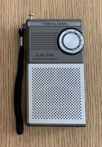 Vintage Realistic Model No. 12-715 Transistor Radio