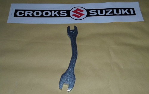Llave de radios/herramienta genuina Suzuki NOS 09813-00039 RM125/RM250 - Imagen 4 de 7