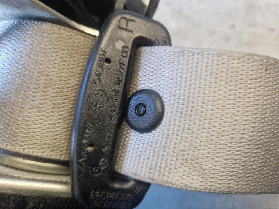 21E Mercedes W212 Safety Adapter Strap Rear Right A2128600485 - Image 4 of 4