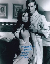 MADELINE SMITH signed Autogramm 20x25cm JAMES BOND in Person autograph COA