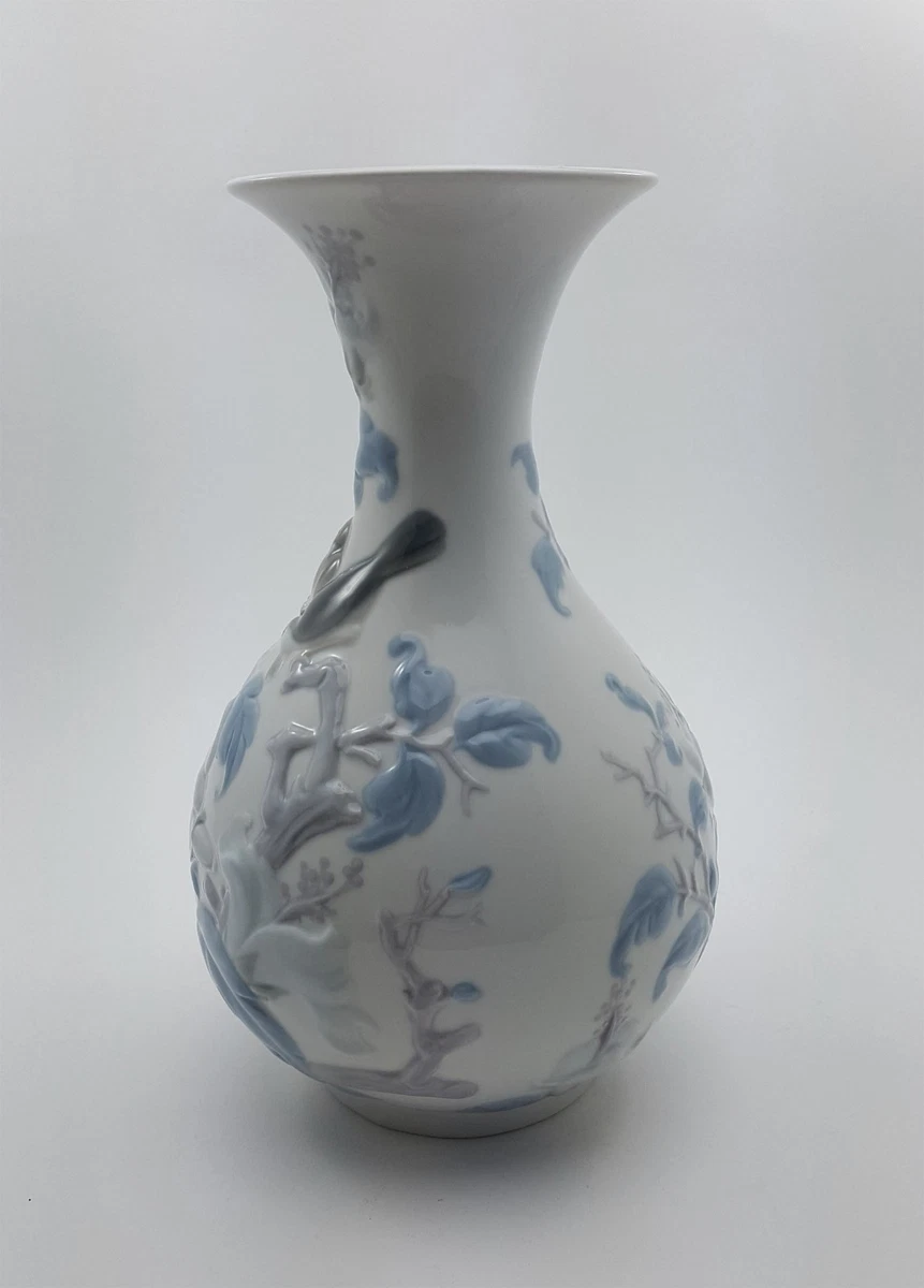 Retired Lladro Sparrows Flower Vase #4691 Vintage Blue and White Bird Vase