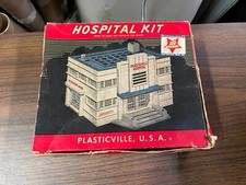 Plasticville Hospital HS-6 O/S Gauge with 2nd Floor Cardboard Vintage Train Kit