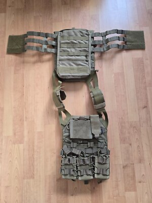 Emerson Gear JPC Coyote mit Invader Gear / Condor Taschen