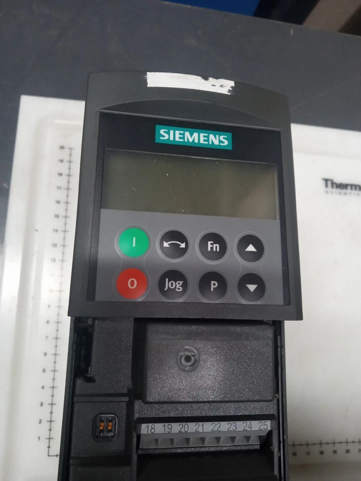Siemens MicroMaster440 6SE6440-2UD17-5AA1 Input 380v-480v 6SE6440-0BP00-0AA0  - Image 3 of 4