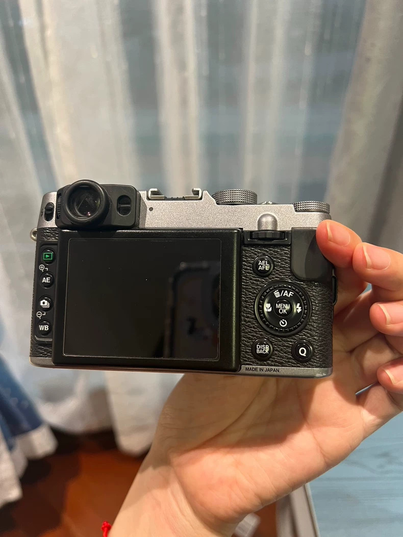 Fujifilm X Series X20 12.0MP Digital Camera - Black Silver for