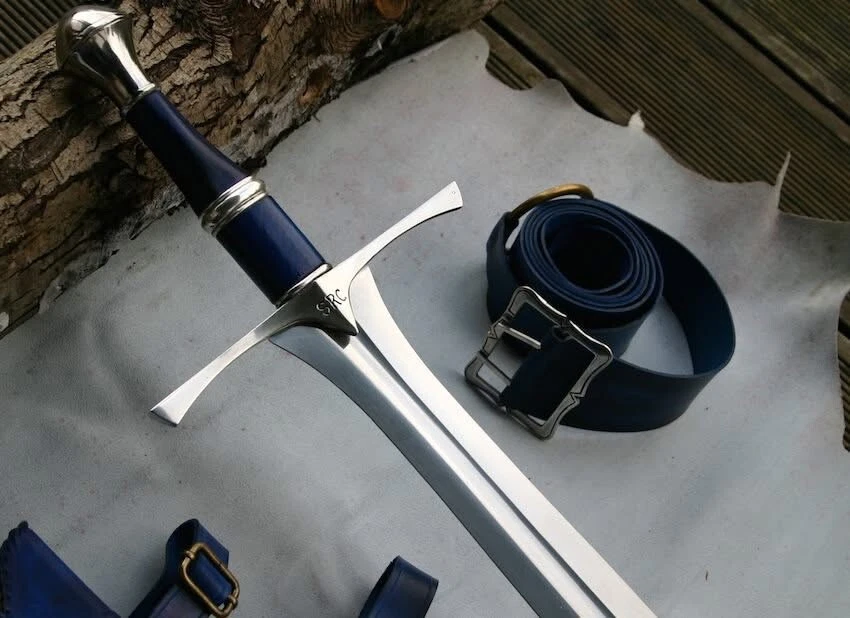 ESPADA DE CAZA DE ACERO HECHA A MANO PERSONALIZADA CON FUNDA DE CUERO Foto 2 de 3