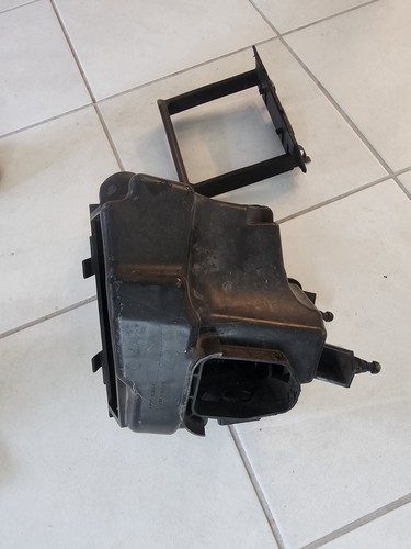 2007-2009 Nissan 350z RIGHT Passenger Air Box OEM WILL NOT FIT YOUR DE! - Picture 2 of 3
