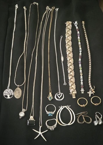 18 STERLING SILVER (925) VINTAGE & MIXED NECKLACES,RINGS, BRACELETS & EARRINGS
