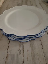Williams Sonoma Aerin Lauder Scalloped Set Of 4 Charger Plates Blue Rim 13 1/4" 