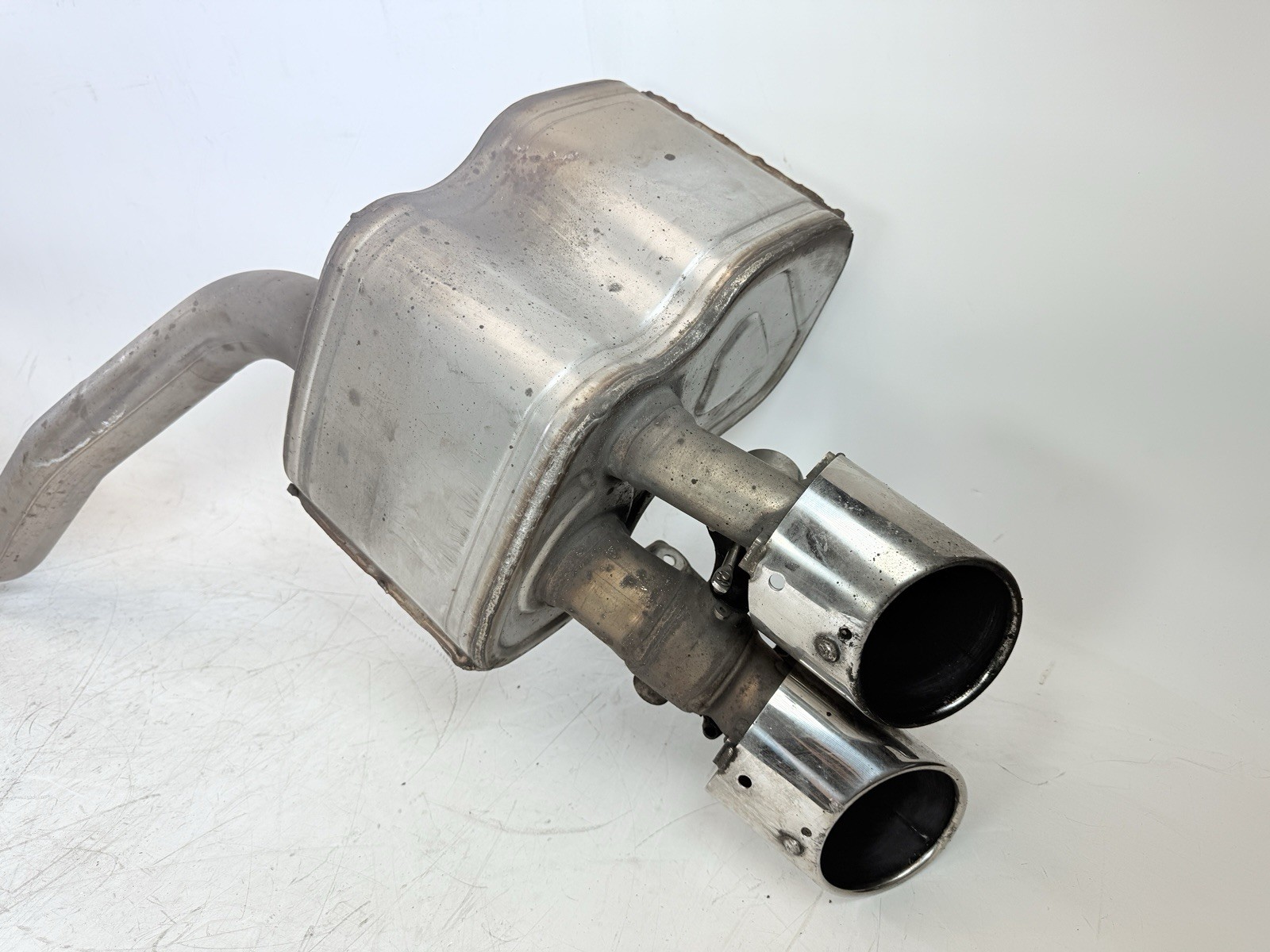 2014 - 2019 MASERATI GHIBLI REAR LEFT EXHAUST MUFFLER PIPE OEM