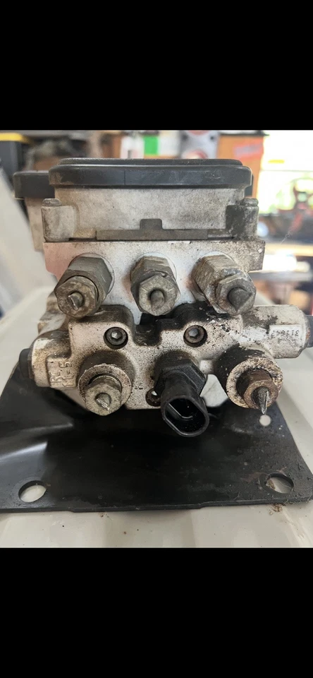 1997 Chevy C1500 насос ABS антиблокировочный тормозной модуль в сборе - Изображение 4 из 4