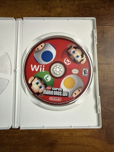 New Super Mario Bros. Wii (Nintendo Wii, 2009) Disc Only