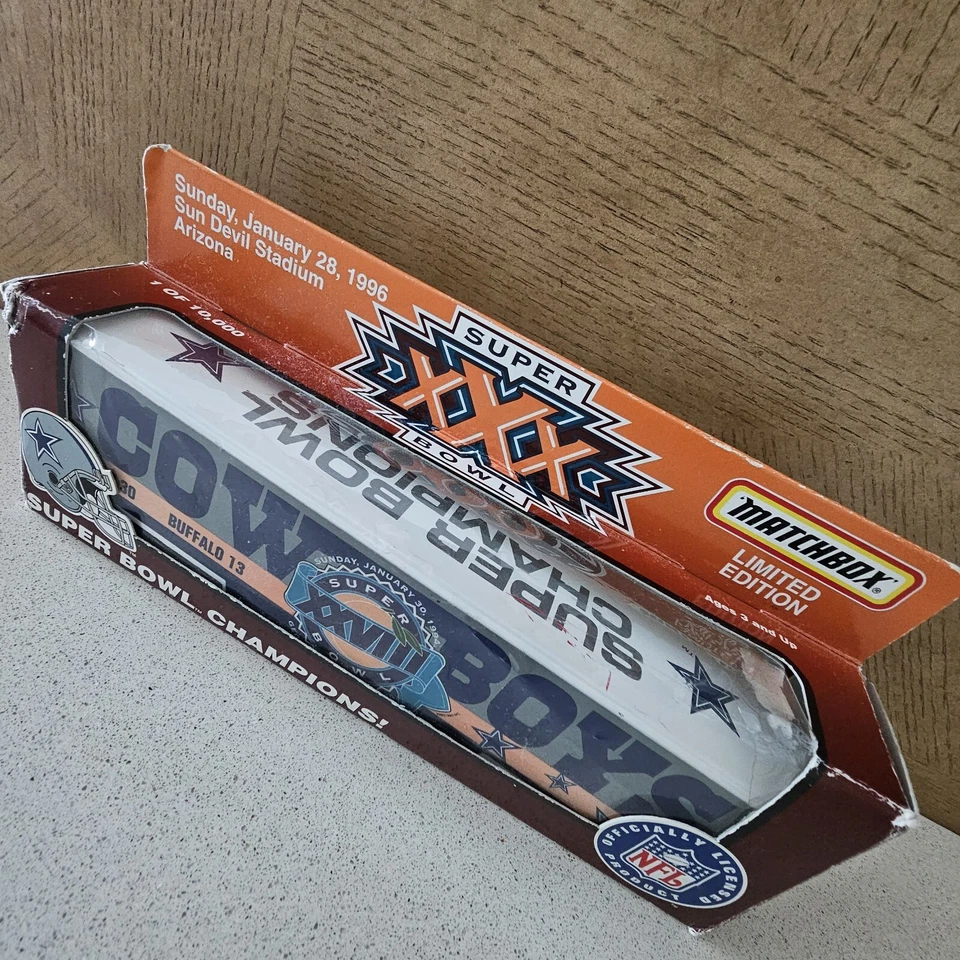 Vintage Dallas Cowboys Semi Truck Memorabilia 1996 Limited Edition  Diecast Car - Image 4 of 4