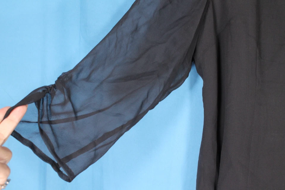 全新带标签 SPENSER JEREMY 黑色 SHEER 丝绸水钻胸针褶皱领衬衫/上衣 L — 第 4/4 张图片