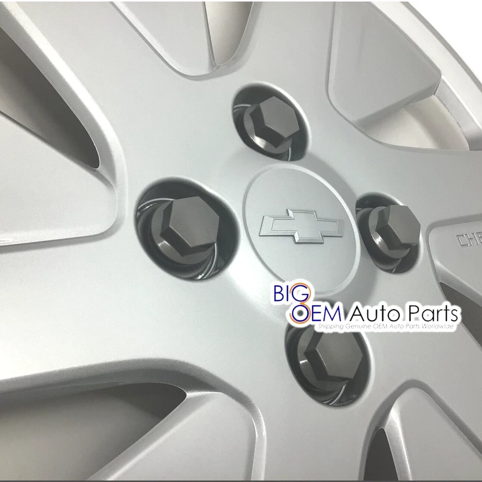 Chevy Spark 2016-2018 tapacubos único 15" cubierta de rueda plateada fabricante de equipos originales nuevo 42441055 Foto 3 de 4
