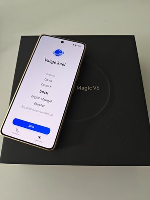 Honor Magic V6  Red