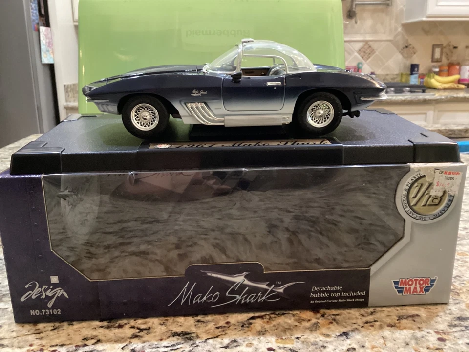 MotorMax - 1:18th Scale - 1961 Chevrolet Corvette Mako Shark ZL-1 - #73102 NICE - Image 2 of 4