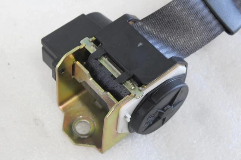 1995 1996 年 1997 雪佛兰西装外套左后座皮带石墨 — 第 3/4 张图片