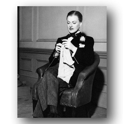 Gracie Fields Photo 8x10 Knitting On Set Of 1939 Film Shipyard Sally