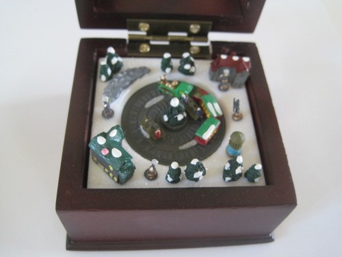 Mr. Christmas Tis The Season Music Box Train Works Approximately 2" x 3" - Picture 3 of 6