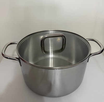 La Sera Large Stainless Steel Stock Pot 5.5 qt. w/ Vented Lid and Welded Handles
