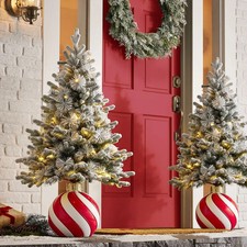 Member's Mark 4' Pre-Lit Topiary with Ornament Base, Warm White LED, Flocked
