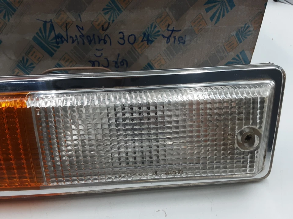  Luz atenuadora delantera izquierda peugeot 304 hecha en Francia  Foto 4 de 4