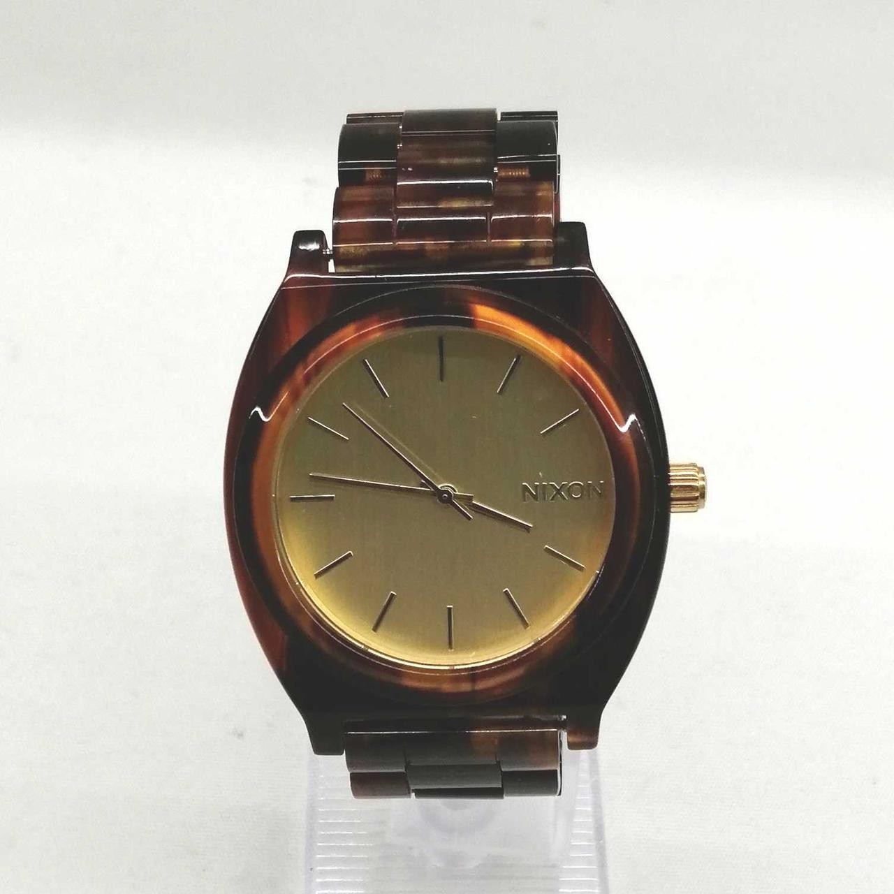 Nixon 17G Quartz Stainless Steel Watch with Date Display