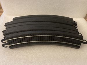 10 Bachmann HO 18” Radius 30 Degree E-Z Curve Track (817U21825-1)