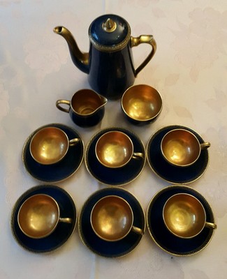 Carlton China. Mocca Service. Um 1900. 15 Teile.