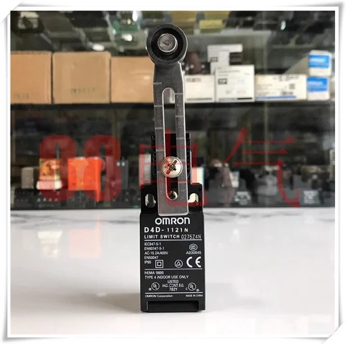 1pcs Used OMRON [Stroke/limit switch] D4D-1121N