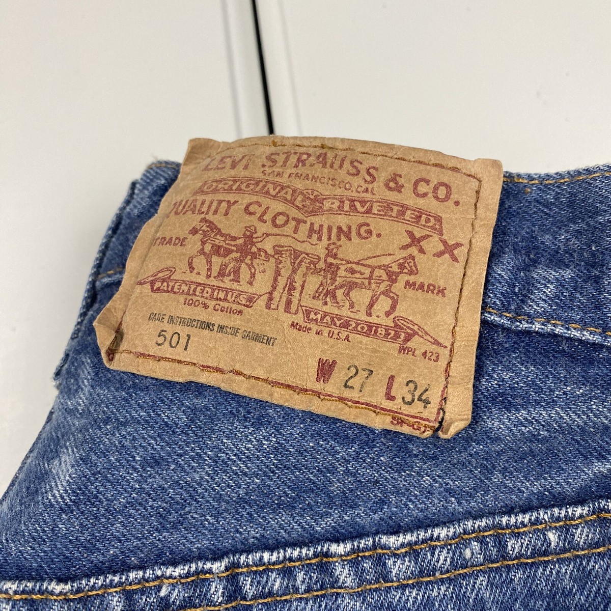 Vintage 90s Levi's 501 Made In USA Denim Jeans Blue Measure Vintage 90s Levi's 501 Made In USA Denim Jeans Blue Measure