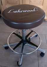 Lakewood Gitarrenhocker  dunkelbraun Mit Logo
