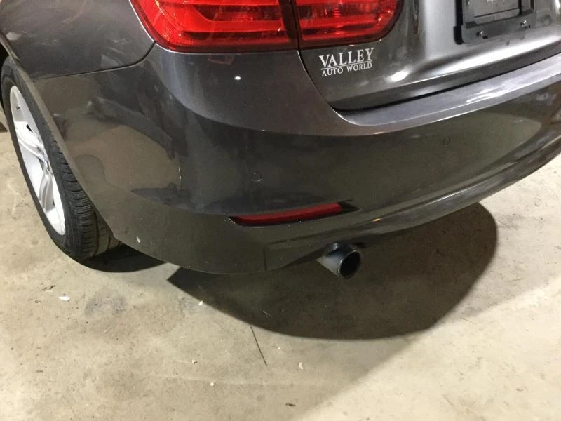 CUBIERTA PARACHOQUES TRASERO GRIS PC: A17 SIN ASISTENCIA DE ESTACIONAMIENTO SE ADAPTA A BMW 320i 28030 12-15 Foto 2 de 4