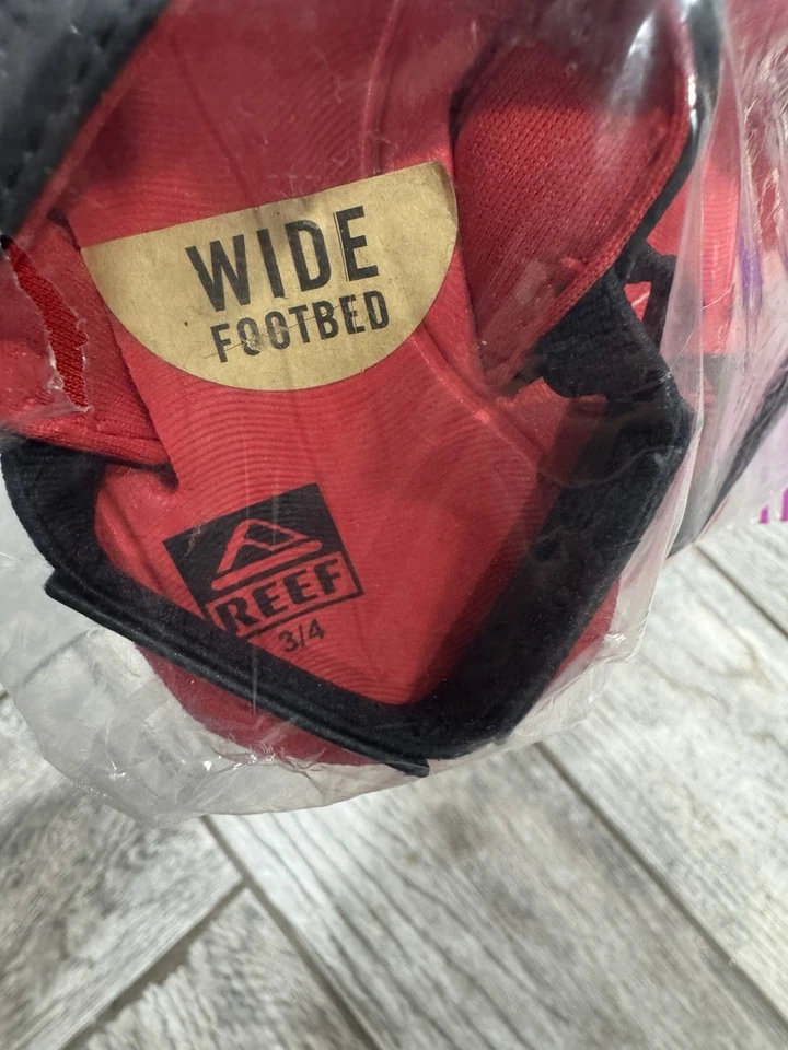 NEW REEF SANDALS BABY BOYS SIZE 3/4 WIDE FOOTBED RED & BLACK - Image 2 of 3