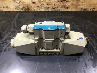 Vickers DG4V-5-6C-M-P7L-H-6-30-JA170 Directional Control Valve #07E39PR6*AD